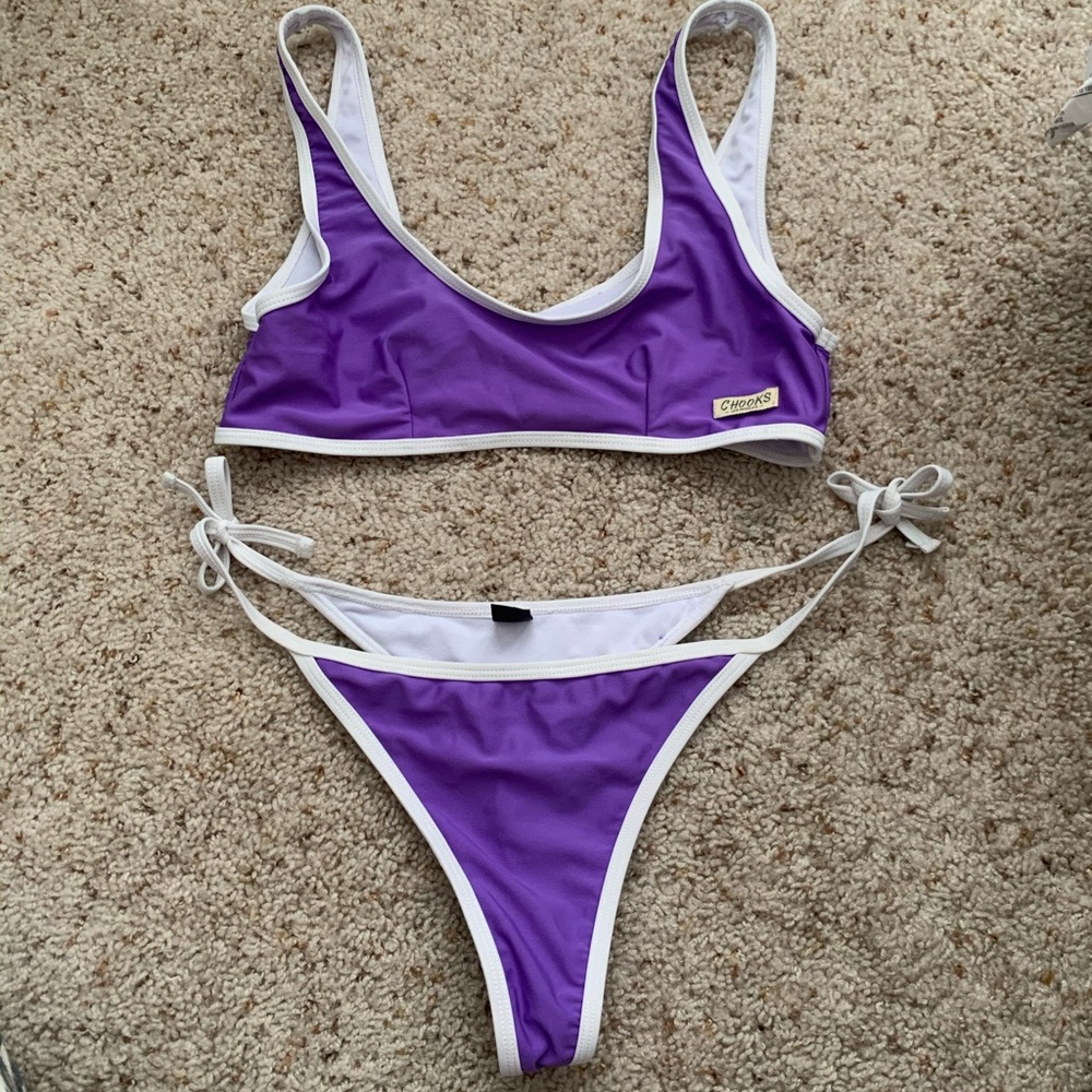 Chooks la bikini